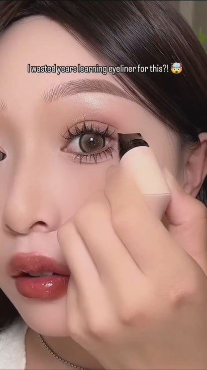 Winged Eyeliner Stamp